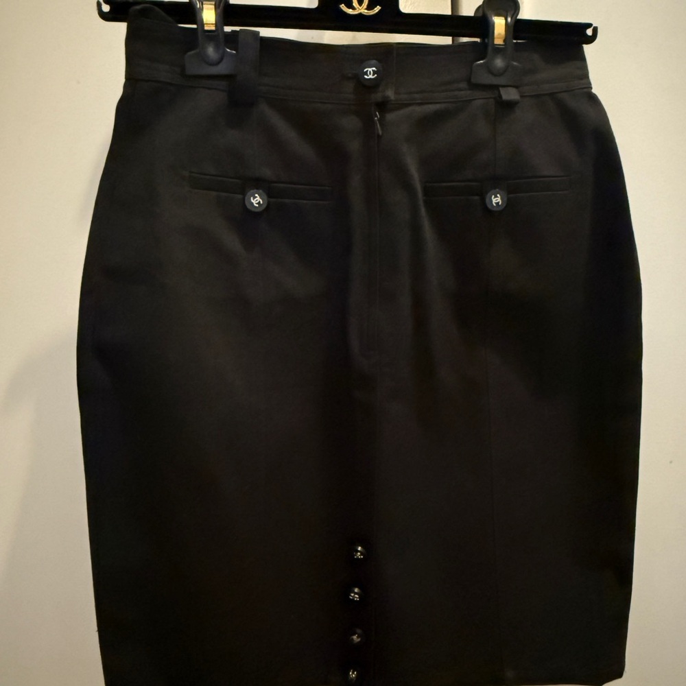 CHANEL Black Knee-Length Pencil Skirt size 38 US 8